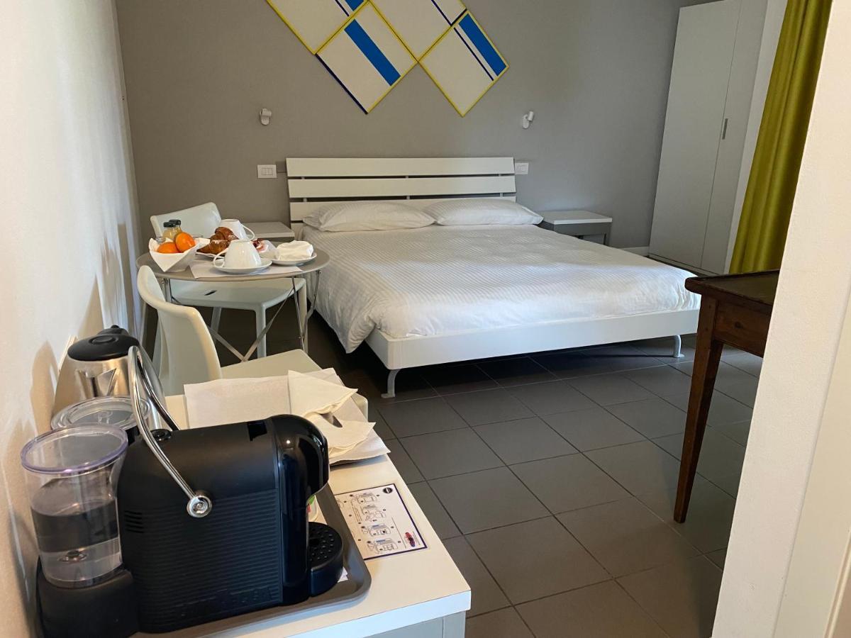 B&B Warmup Grosseto - Parcheggio Incluso Nella Corte Interna Extérieur photo